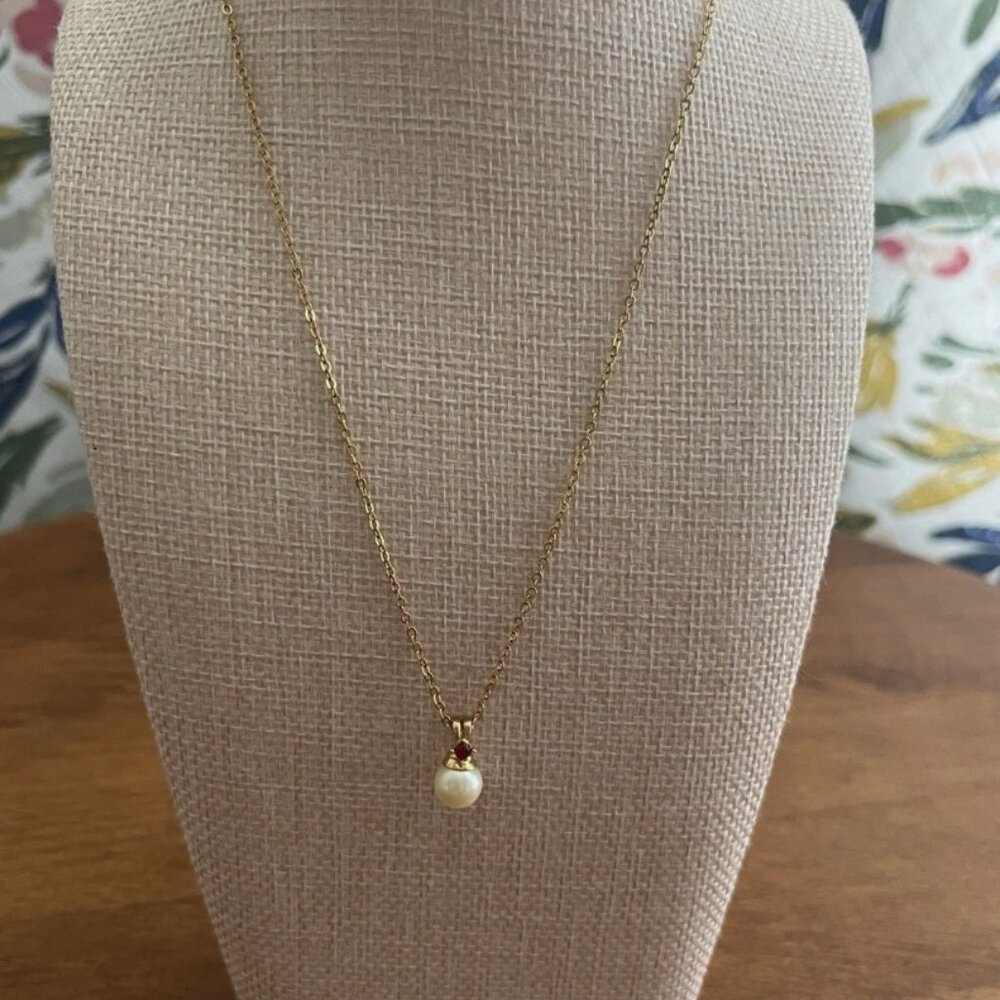 Vintage Avon faux pearl Women's Necklace With red Stone July Birthstone